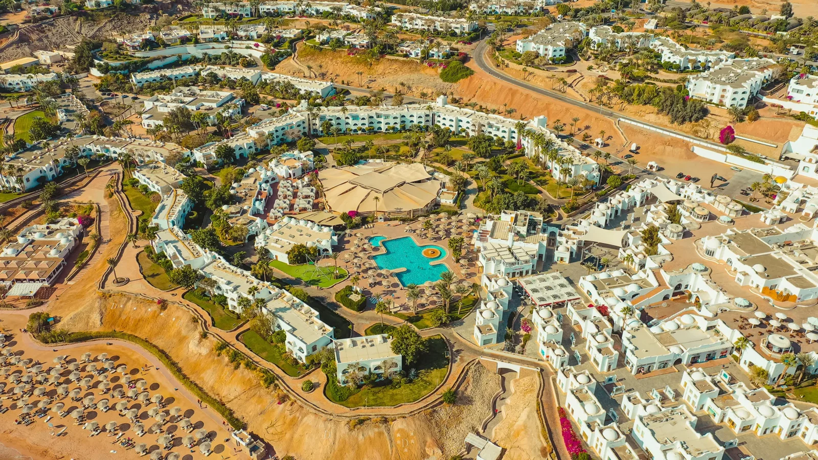 Domina Coral Bay: vista aerea del resort e della costa del Mar Rosso