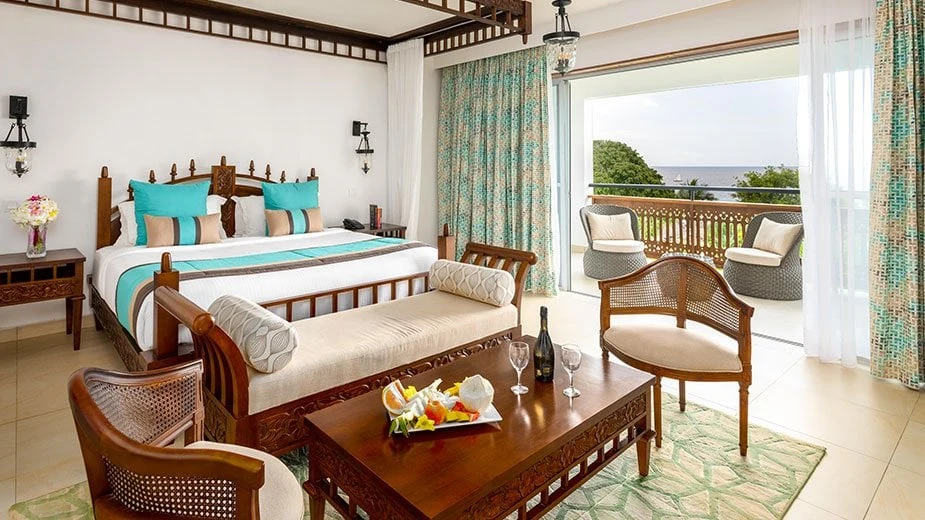 Royal Zanzibar — Camera Superior Deluxe con letto matrimoniale e area soggiorno